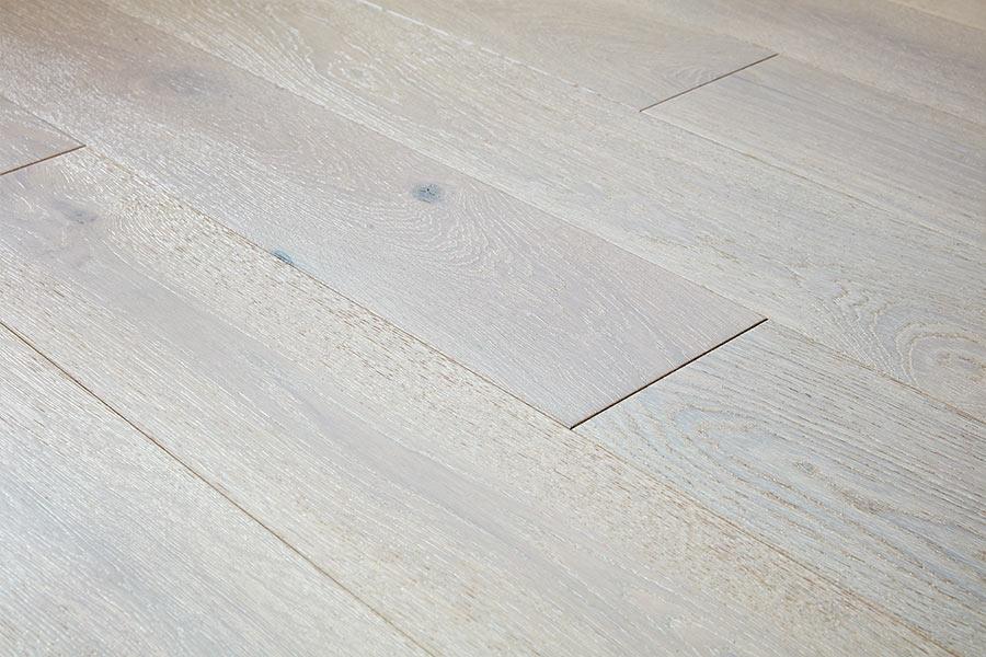Galleria Professional Engineered European Rustic Oak Flooring 20mm x 190mm Winter Dawn Lacquered